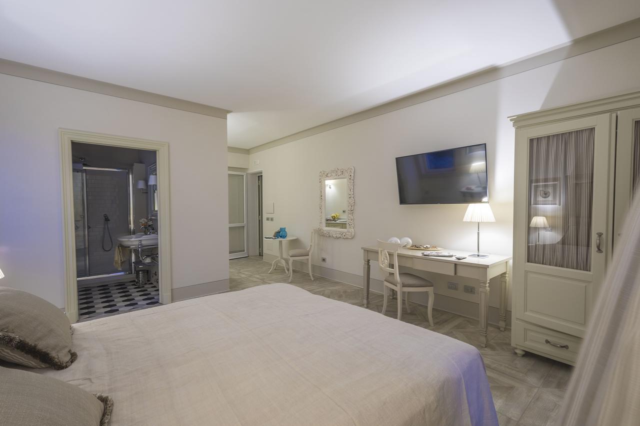 Maridea Casa Vacanza- Le Alcove Sul Mare Suites Ponza Exteriér fotografie